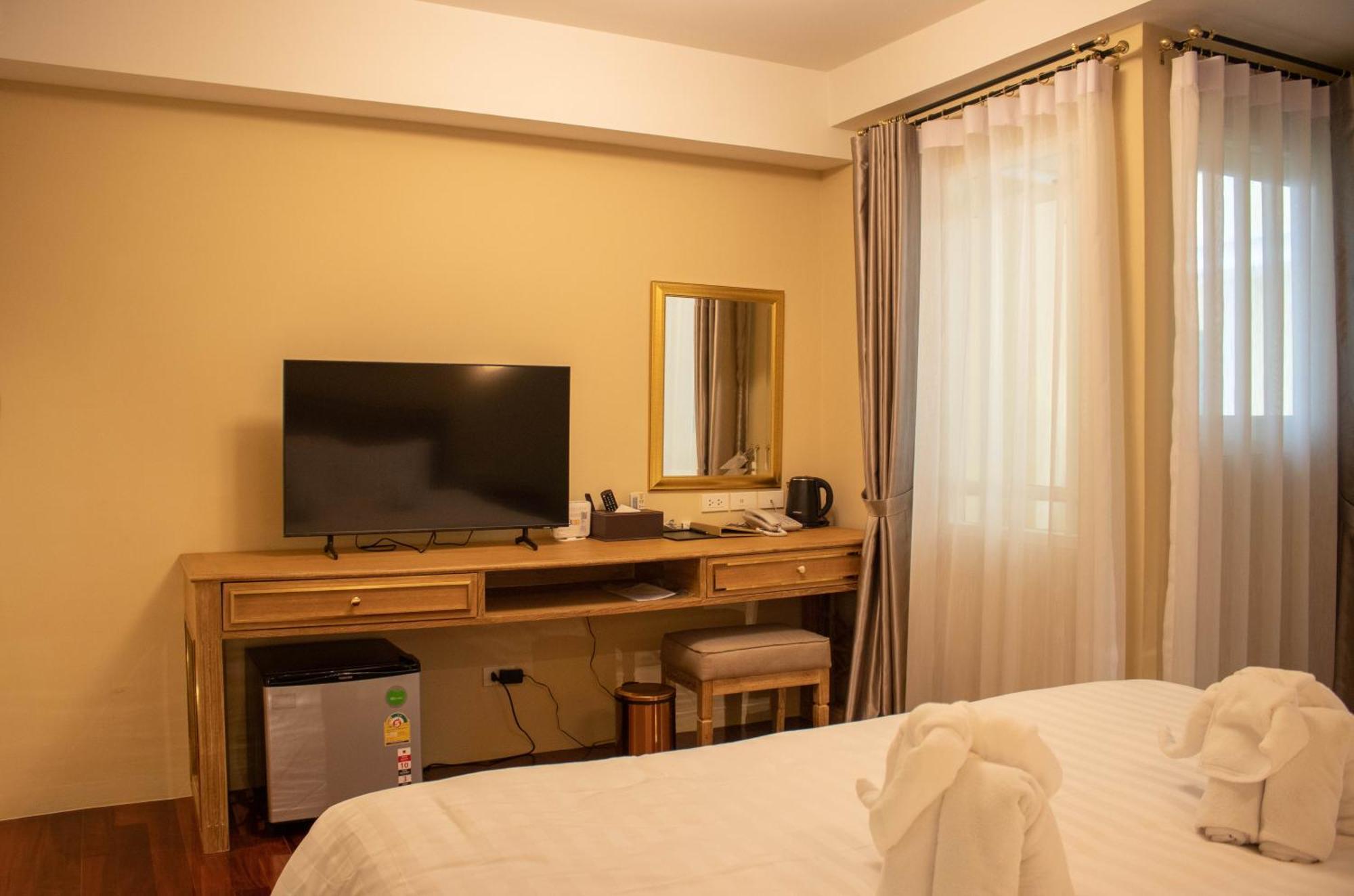 Siri Ratchadamnoen Bangkok Hotel Ngoại thất bức ảnh